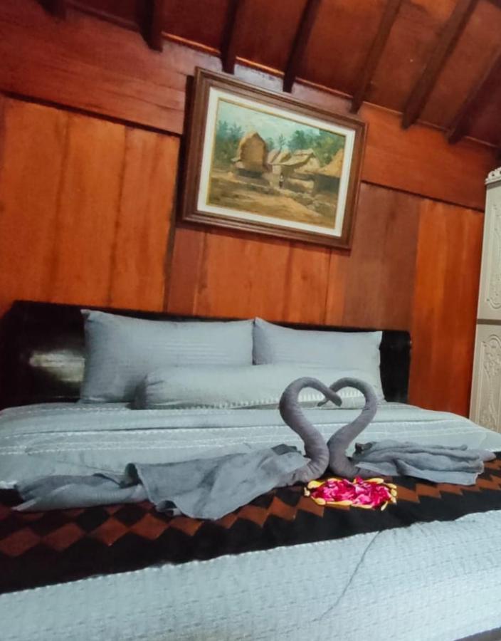 Bujak Permai Villa Matahari Lombok Ntb Praya Exteriör bild