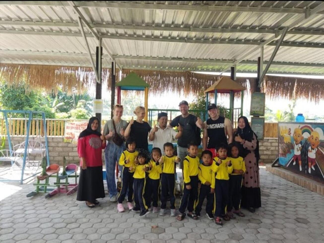 Bujak Permai Villa Matahari Lombok Ntb Praya Exteriör bild