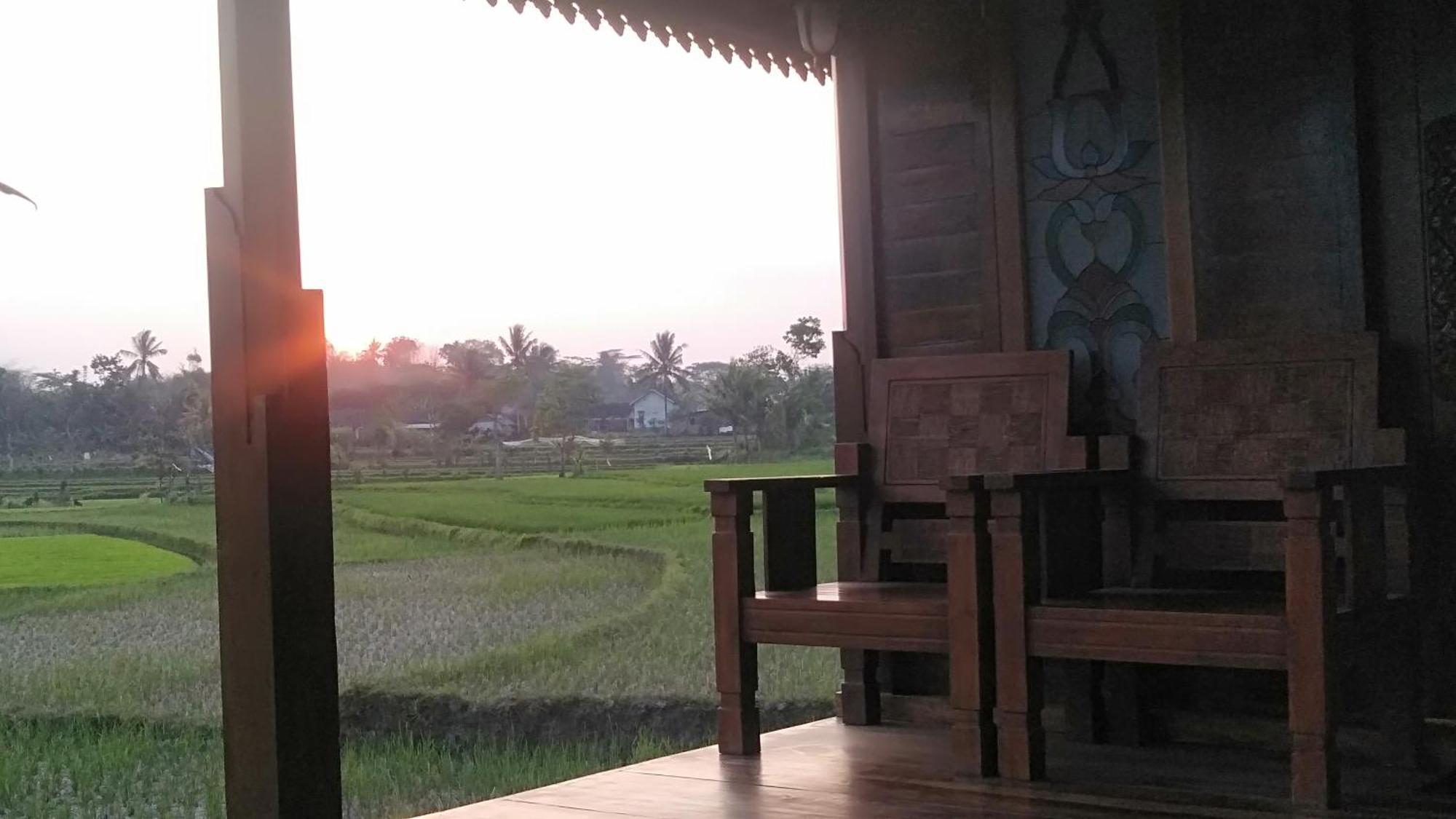 Bujak Permai Villa Matahari Lombok Ntb Praya Exteriör bild