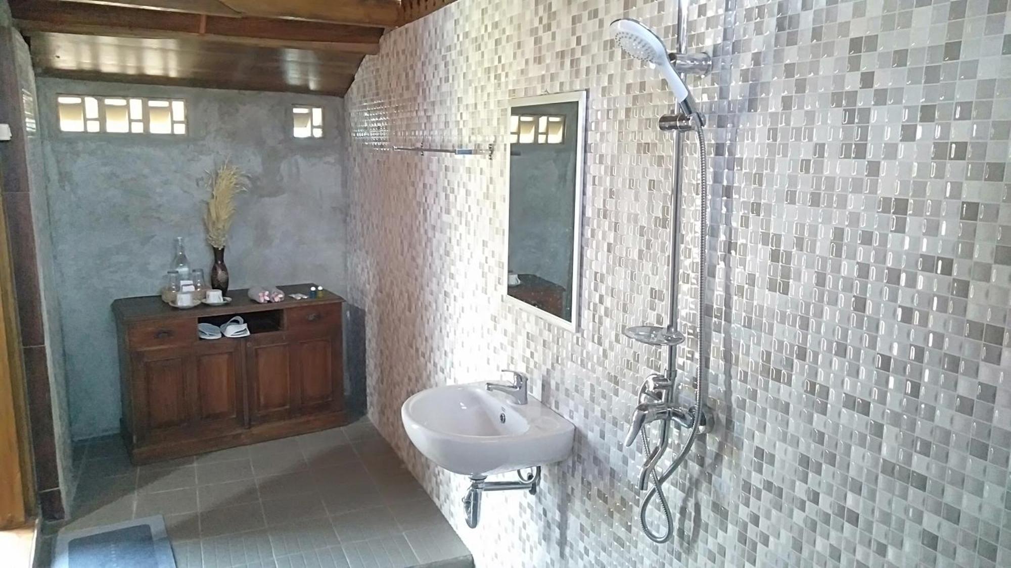 Bujak Permai Villa Matahari Lombok Ntb Praya Exteriör bild