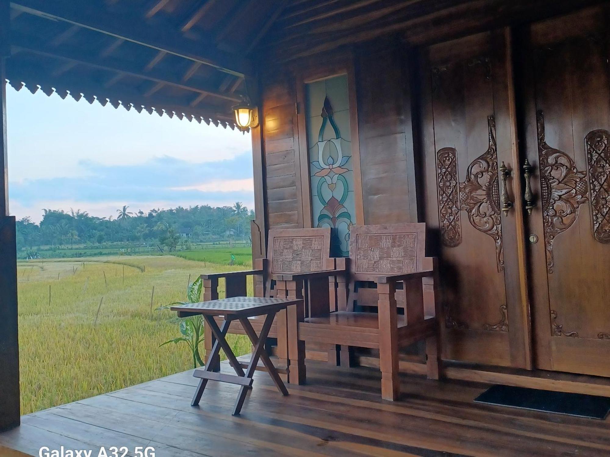Bujak Permai Villa Matahari Lombok Ntb Praya Exteriör bild