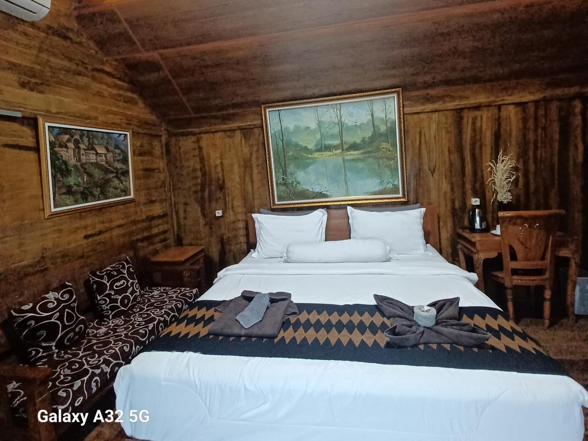 Bujak Permai Villa Matahari Lombok Ntb Praya Exteriör bild