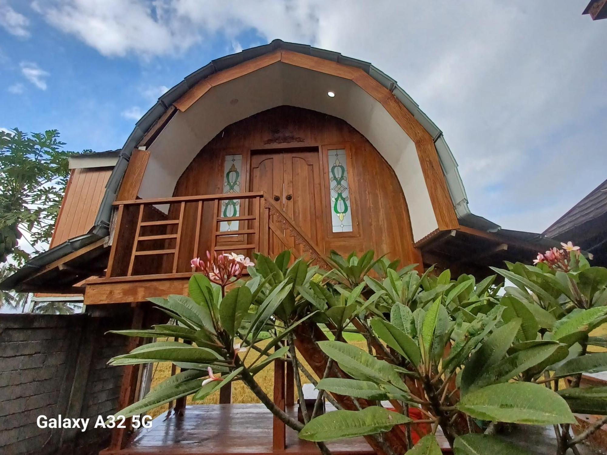 Bujak Permai Villa Matahari Lombok Ntb Praya Exteriör bild