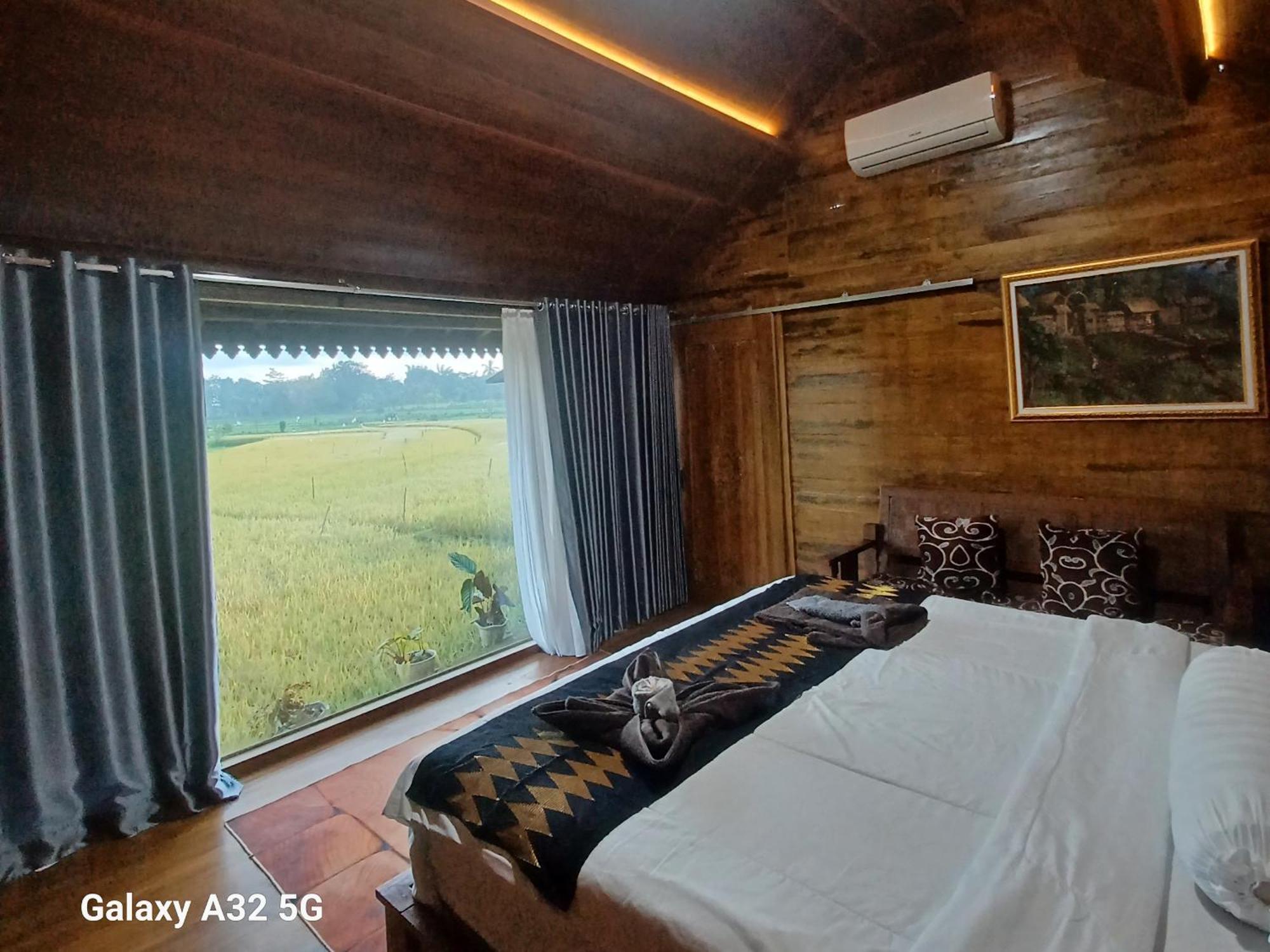 Bujak Permai Villa Matahari Lombok Ntb Praya Exteriör bild