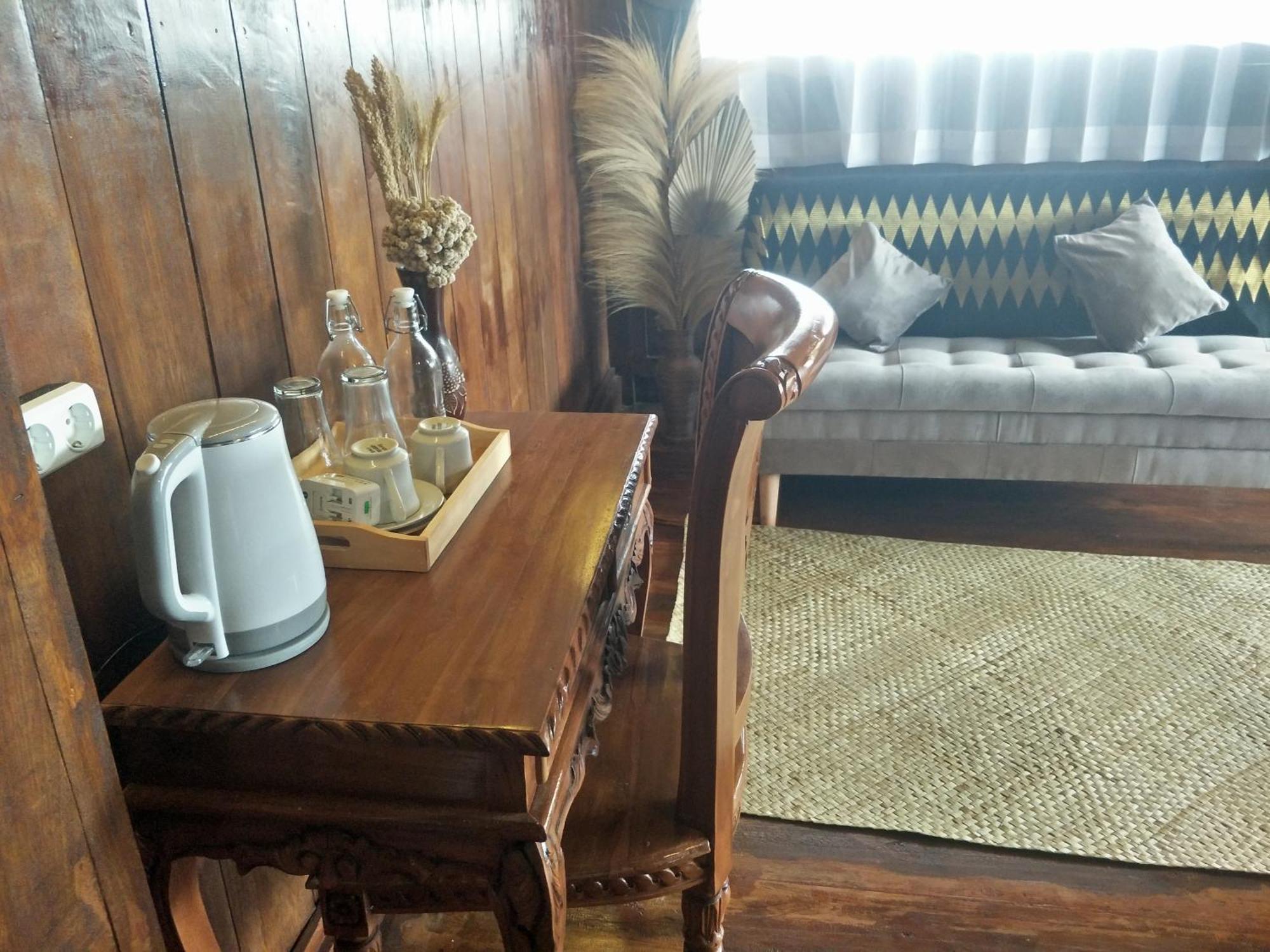 Bujak Permai Villa Matahari Lombok Ntb Praya Exteriör bild